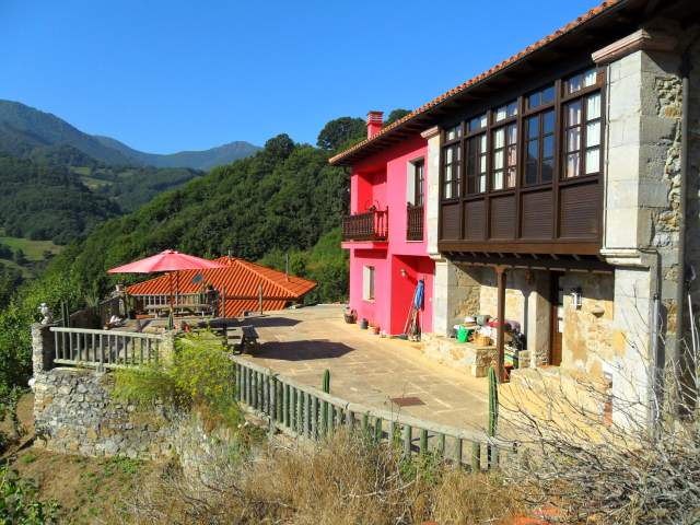 Apartamentos Rurales La Escuela